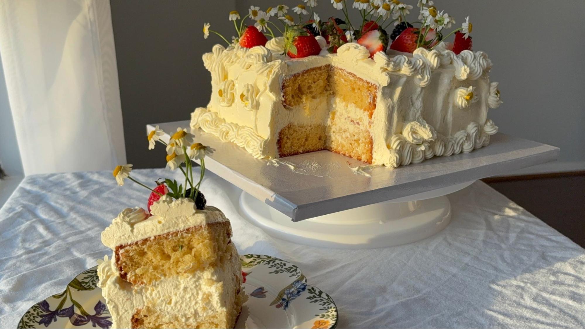 Vanilla Sponge Cake On Platter